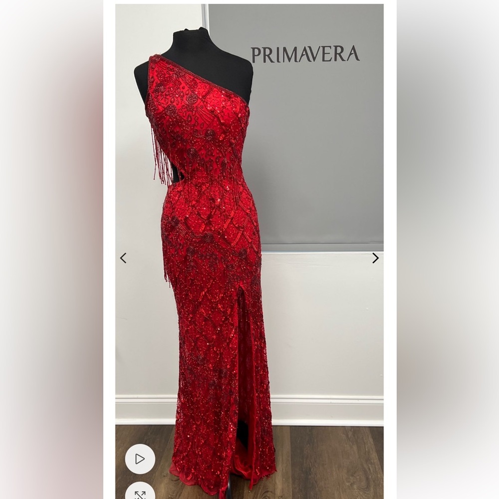 Prime Vera gown size 6 red